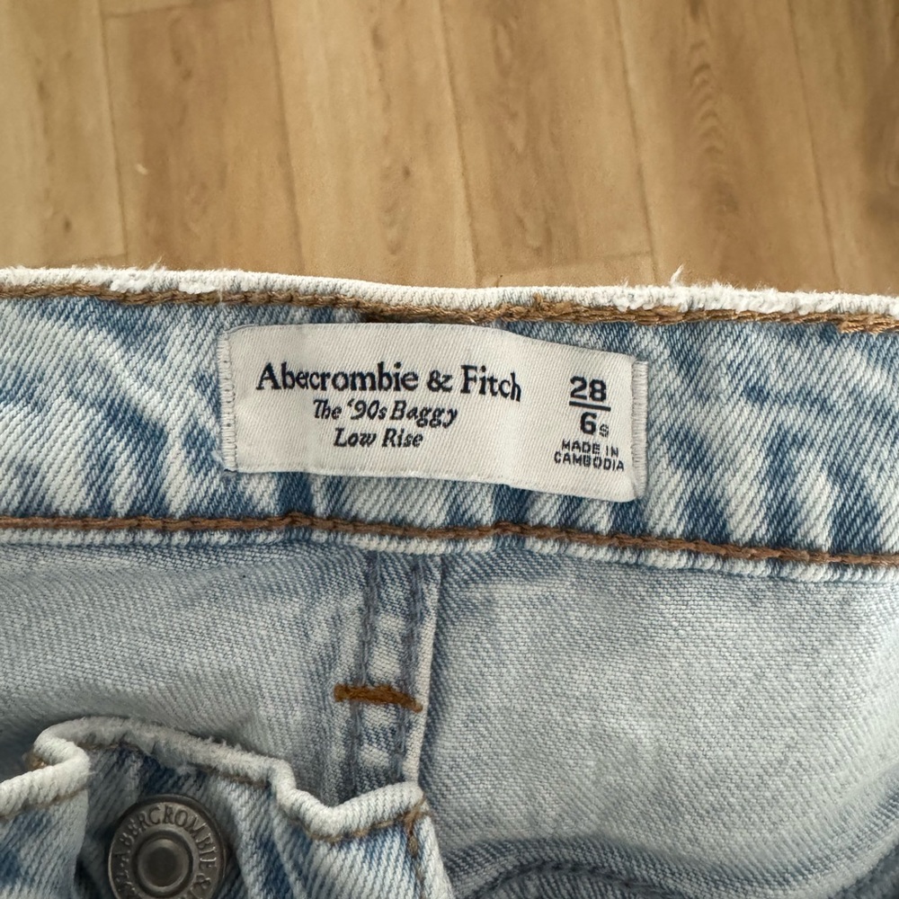 Low Rise Baggy Jean - Picture 4 of 5